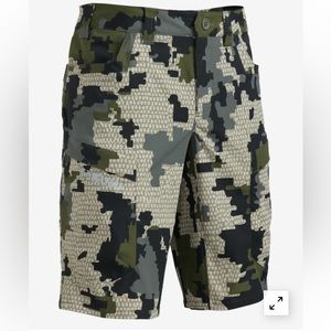 Kuiu, men’s Tiburon 13” short in Verde, size 32. Originally $99, never worn.